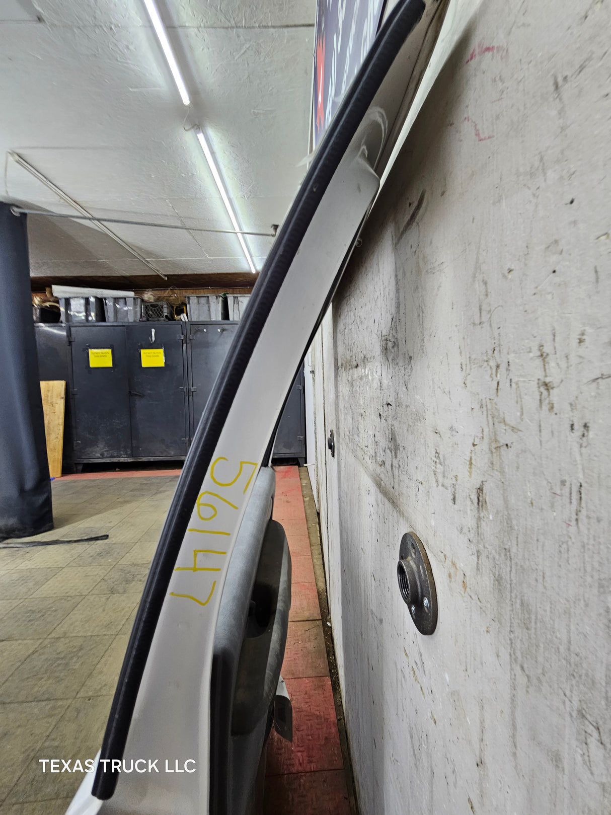 1999-2006 Chevrolet Silverado / GMC Sierra 1500 2500 3500 HD Rear Passenger side Crew Cab rear door RH