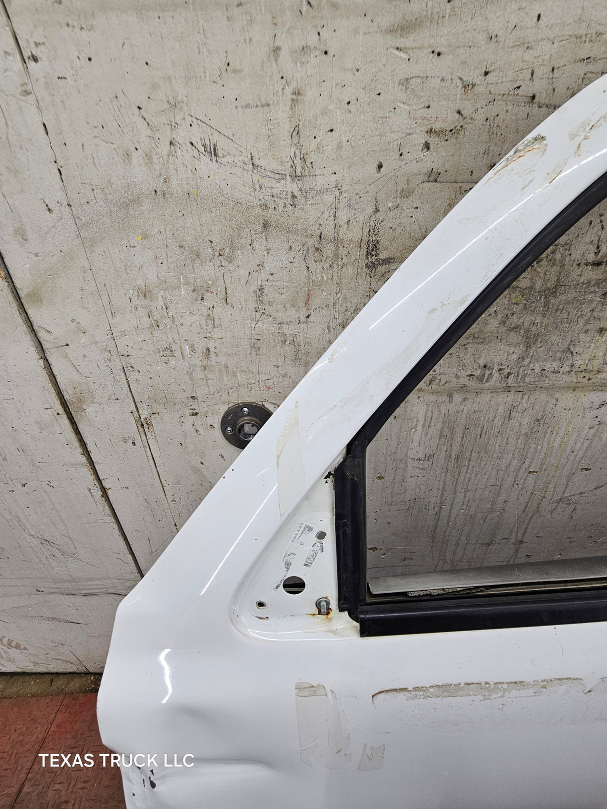 1999-2006 Chevrolet Silverado / GMC Sierra 1500 2500 3500 HD Front Driver Side Door LH