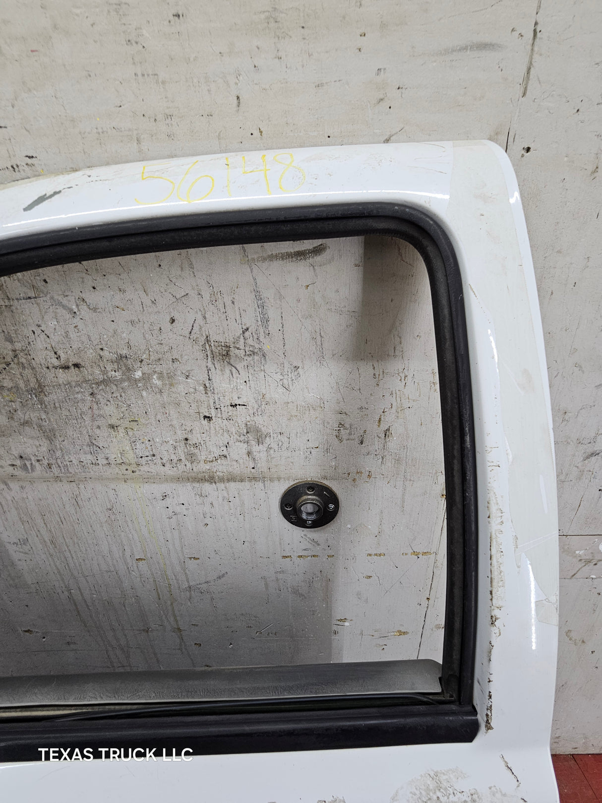 1999-2006 Chevrolet Silverado / GMC Sierra 1500 2500 3500 HD Front Driver Side Door LH