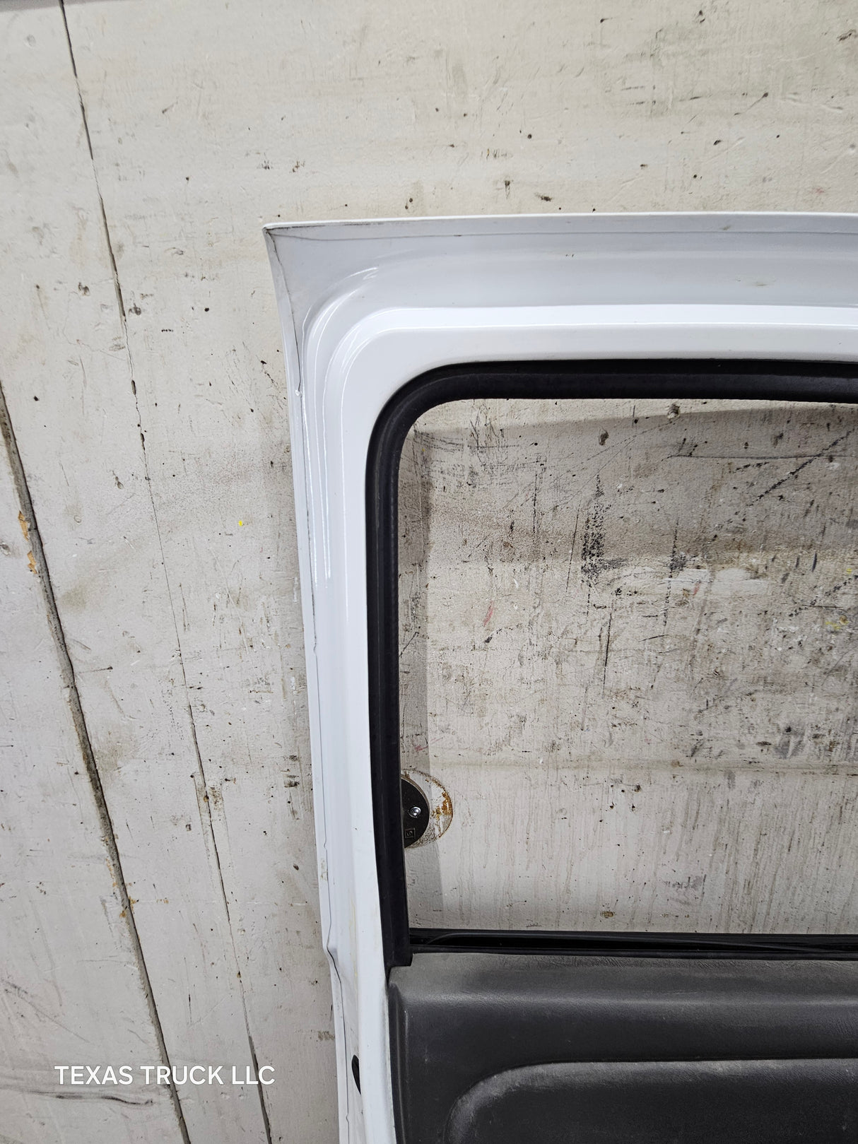 1999-2006 Chevrolet Silverado / GMC Sierra 1500 2500 3500 HD Front Driver Side Door LH
