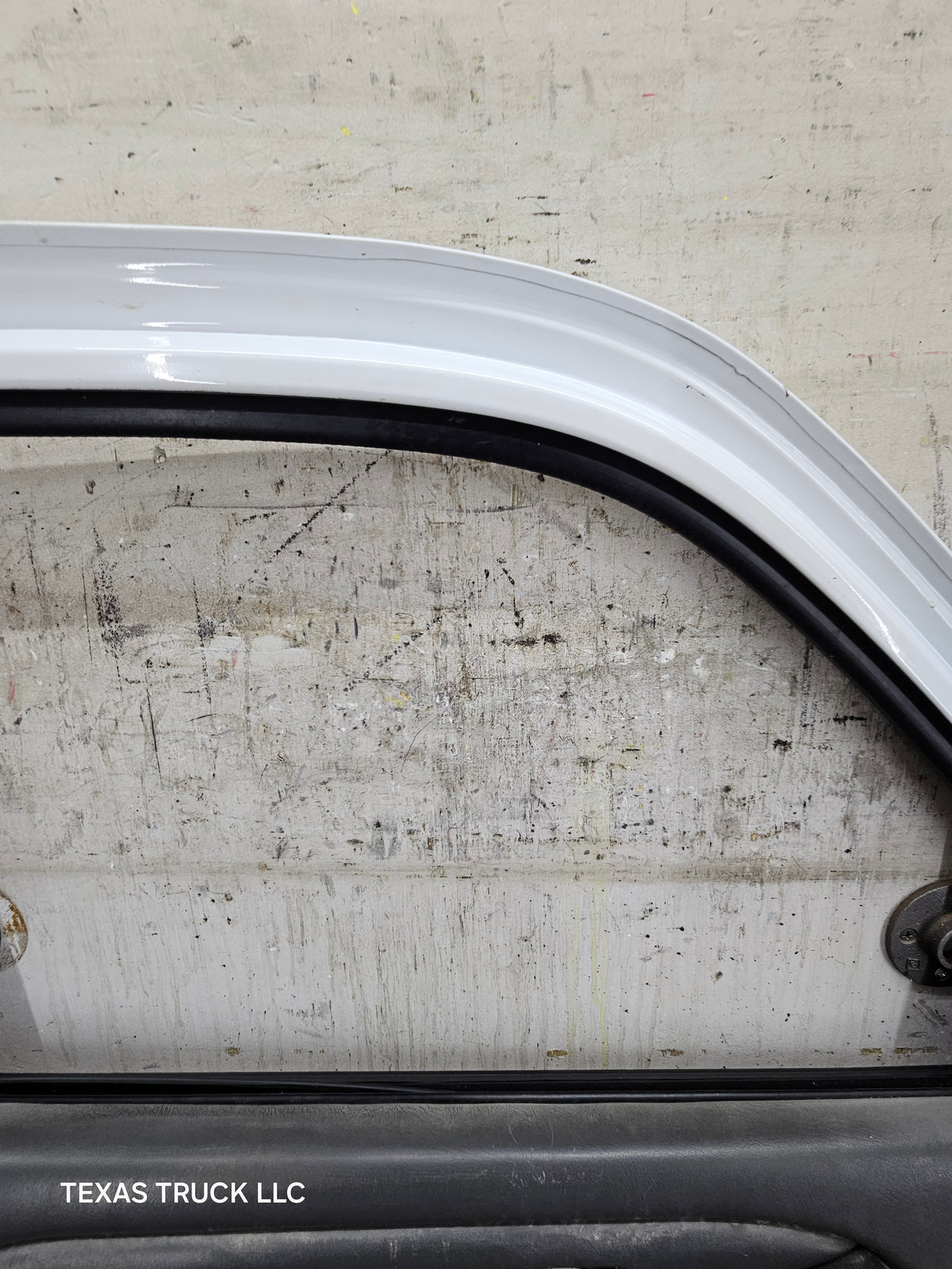 1999-2006 Chevrolet Silverado / GMC Sierra 1500 2500 3500 HD Front Driver Side Door LH