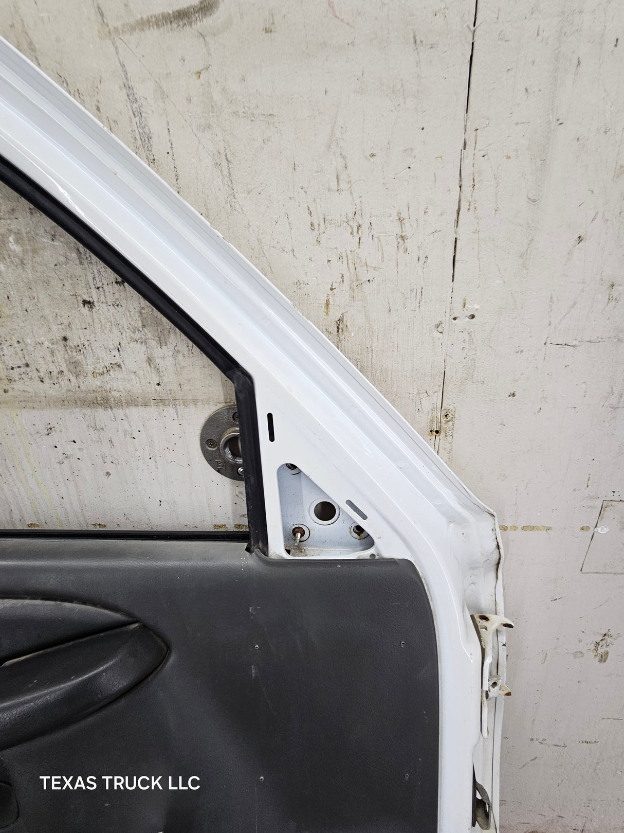 1999-2006 Chevrolet Silverado / GMC Sierra 1500 2500 3500 HD Front Driver Side Door LH