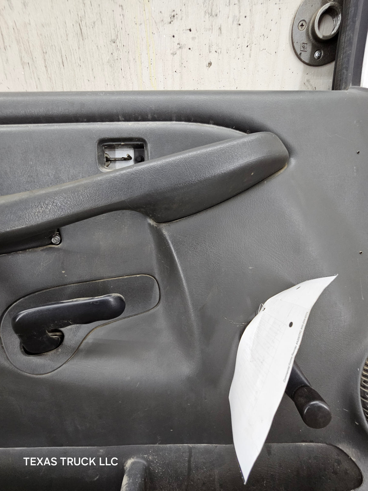1999-2006 Chevrolet Silverado / GMC Sierra 1500 2500 3500 HD Front Driver Side Door LH