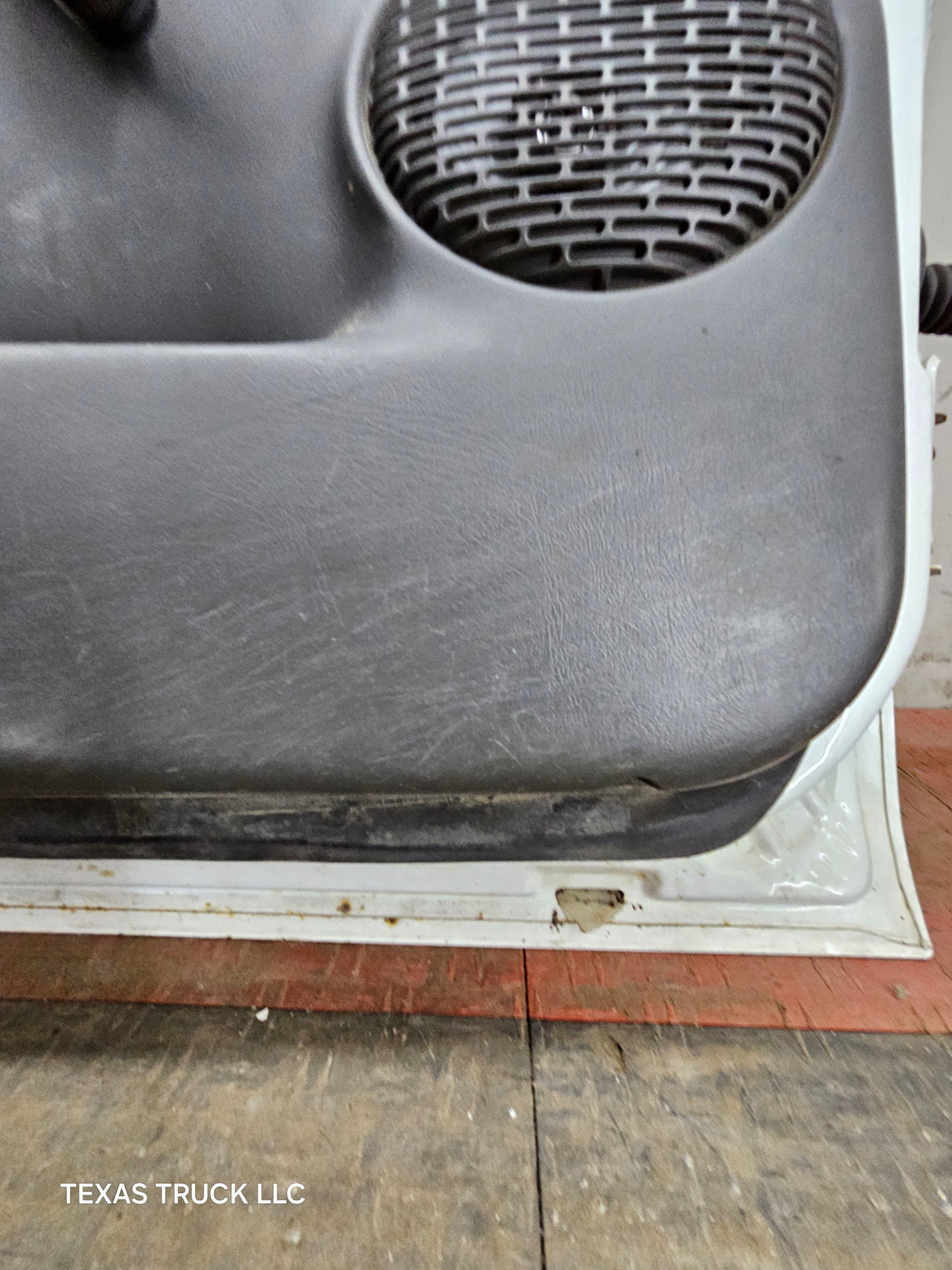 1999-2006 Chevrolet Silverado / GMC Sierra 1500 2500 3500 HD Front Driver Side Door LH