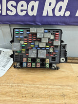2003-2006 Chevrolet Silverado / GMC Sierra 1500 Engine Bay Fuse Box