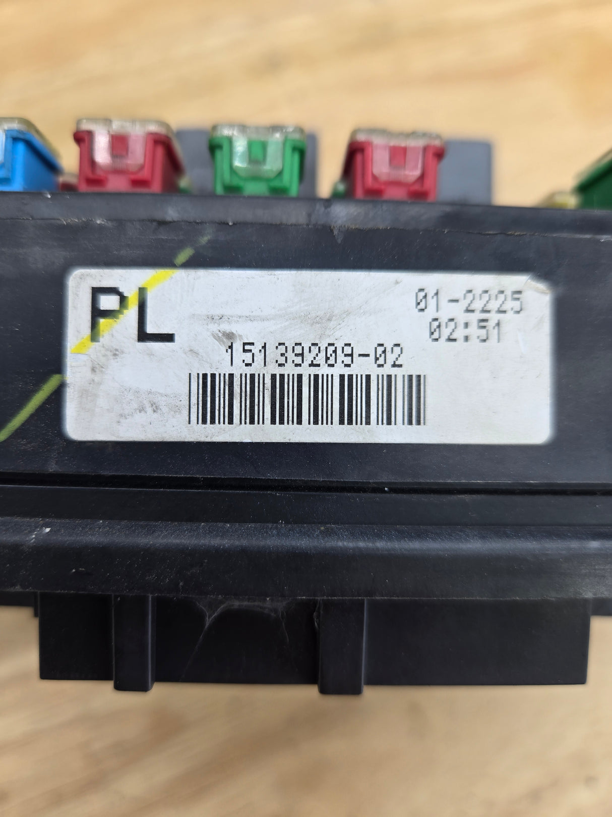 2003-2006 Chevrolet Silverado / GMC Sierra 1500 Engine Bay Fuse Box