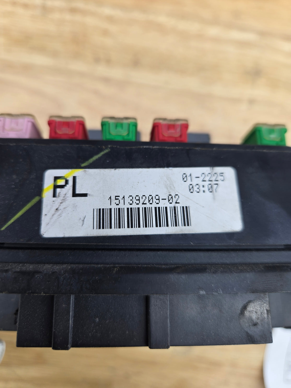 2003-2006 Chevrolet Silverado / GMC Sierra 2500 Engine Bay Fuse Box
