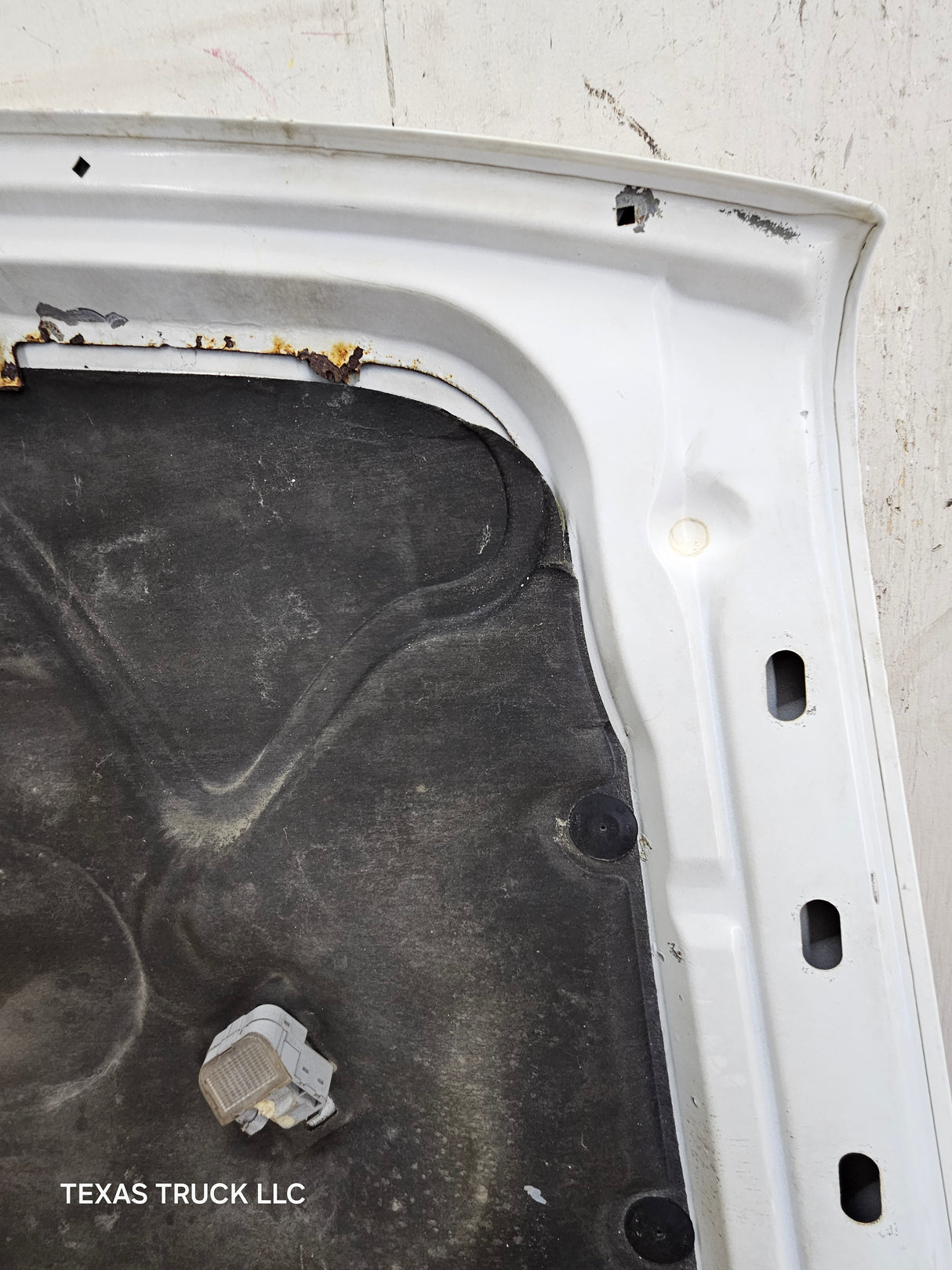 2003-2006 Chevrolet Silverado 2500 3500 'Cateye' HD Hood OEM - Summit White