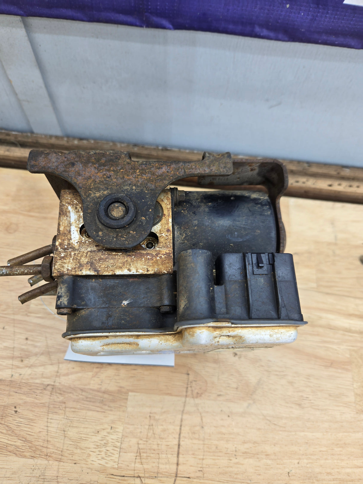 2003-2005 GMC Sierra 1500 ABS Pump Module Control Assembly