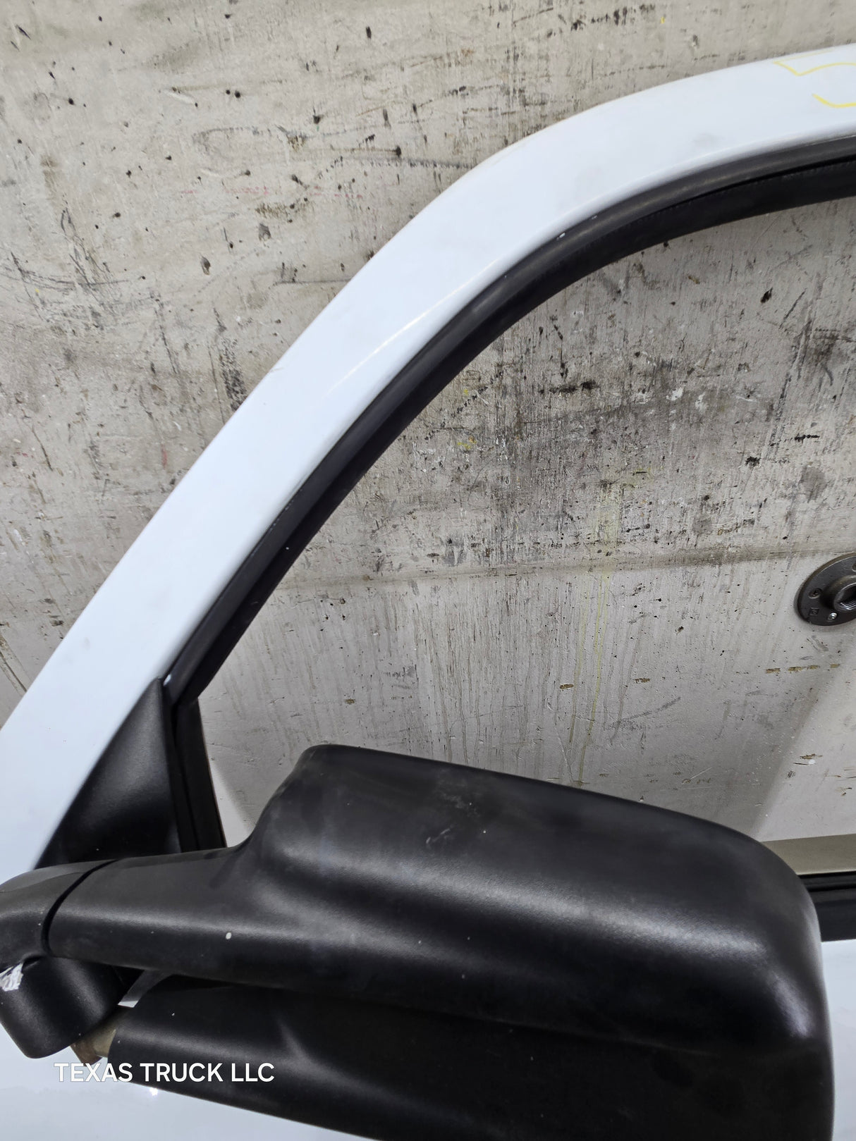 1999-2006 Chevrolet Silverado / GMC Sierra 1500 2500 3500 HD Front Driver Side Door LH