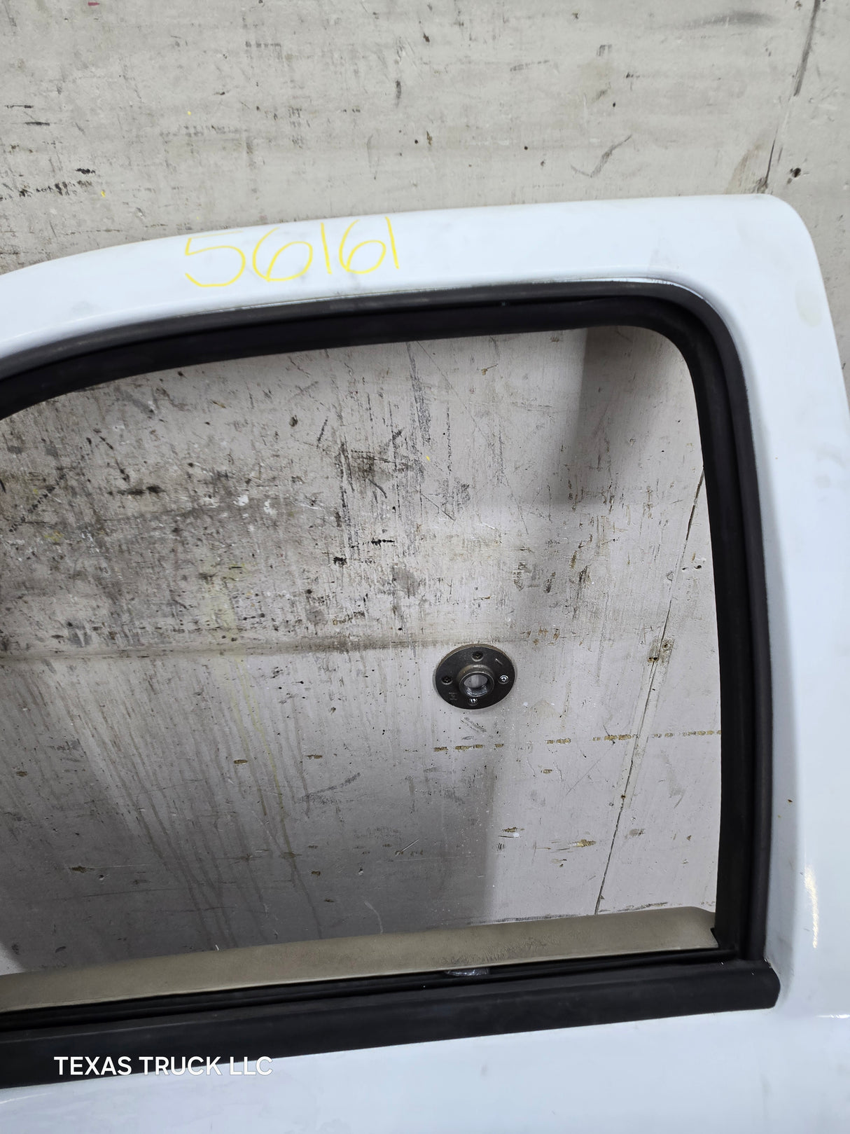 1999-2006 Chevrolet Silverado / GMC Sierra 1500 2500 3500 HD Front Driver Side Door LH