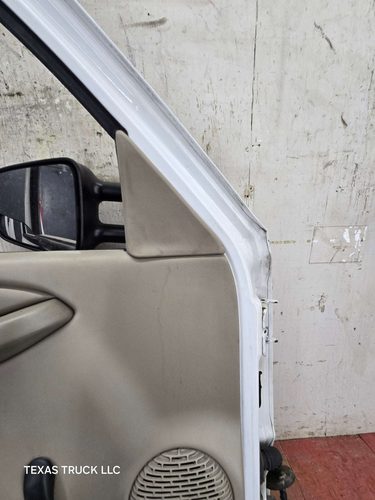 1999-2006 Chevrolet Silverado / GMC Sierra 1500 2500 3500 HD Front Driver Side Door LH