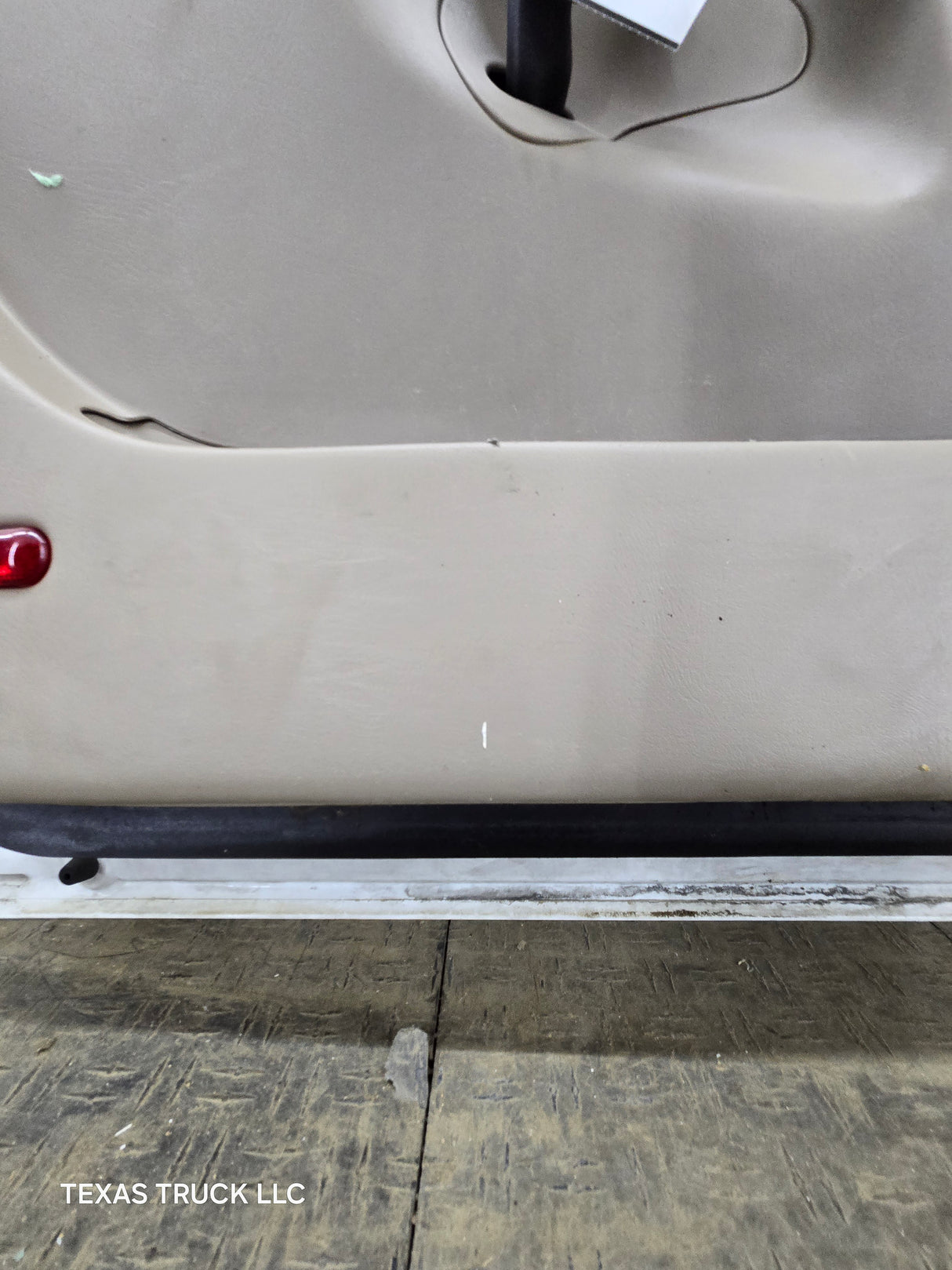 1999-2006 Chevrolet Silverado / GMC Sierra 1500 2500 3500 HD Front Driver Side Door LH