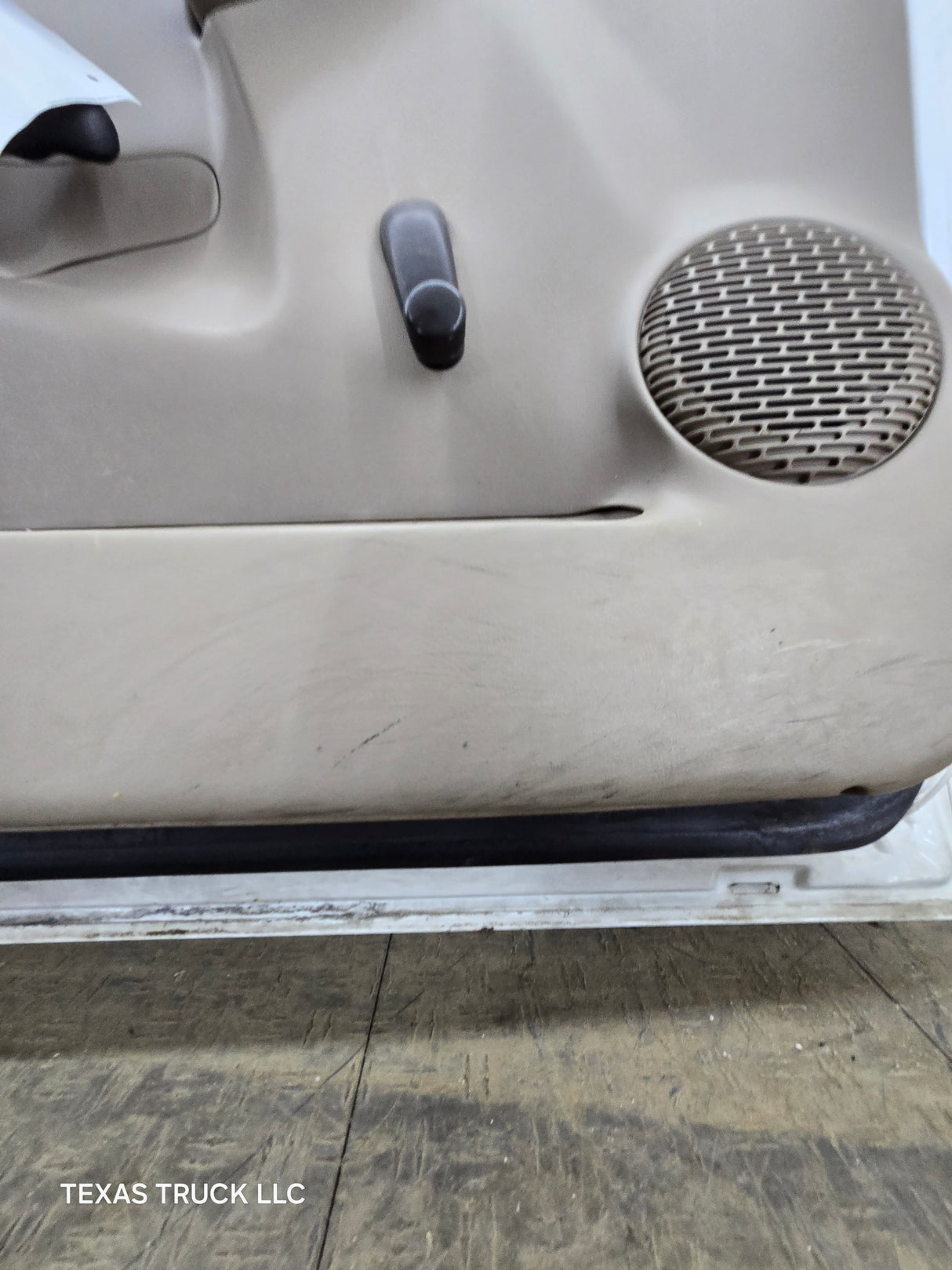 1999-2006 Chevrolet Silverado / GMC Sierra 1500 2500 3500 HD Front Driver Side Door LH