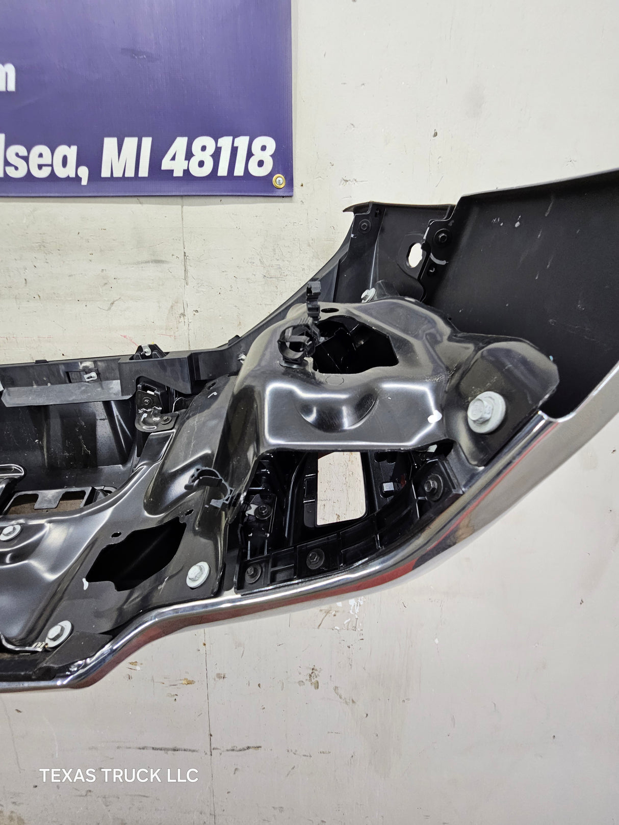 2024-2025 Chevrolet Silverado 2500/3500 HD Front Bumper - Chrome