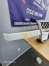 2003-2006 Chevrolet Silverado 2500 3500 'Cateye' HD Grill OEM - Summit White