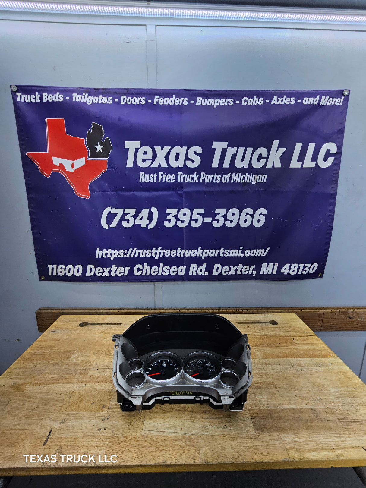 2007-2013 Chevrolet Silverado GMC Sierra Instrument Cluster Gauge Speedometer