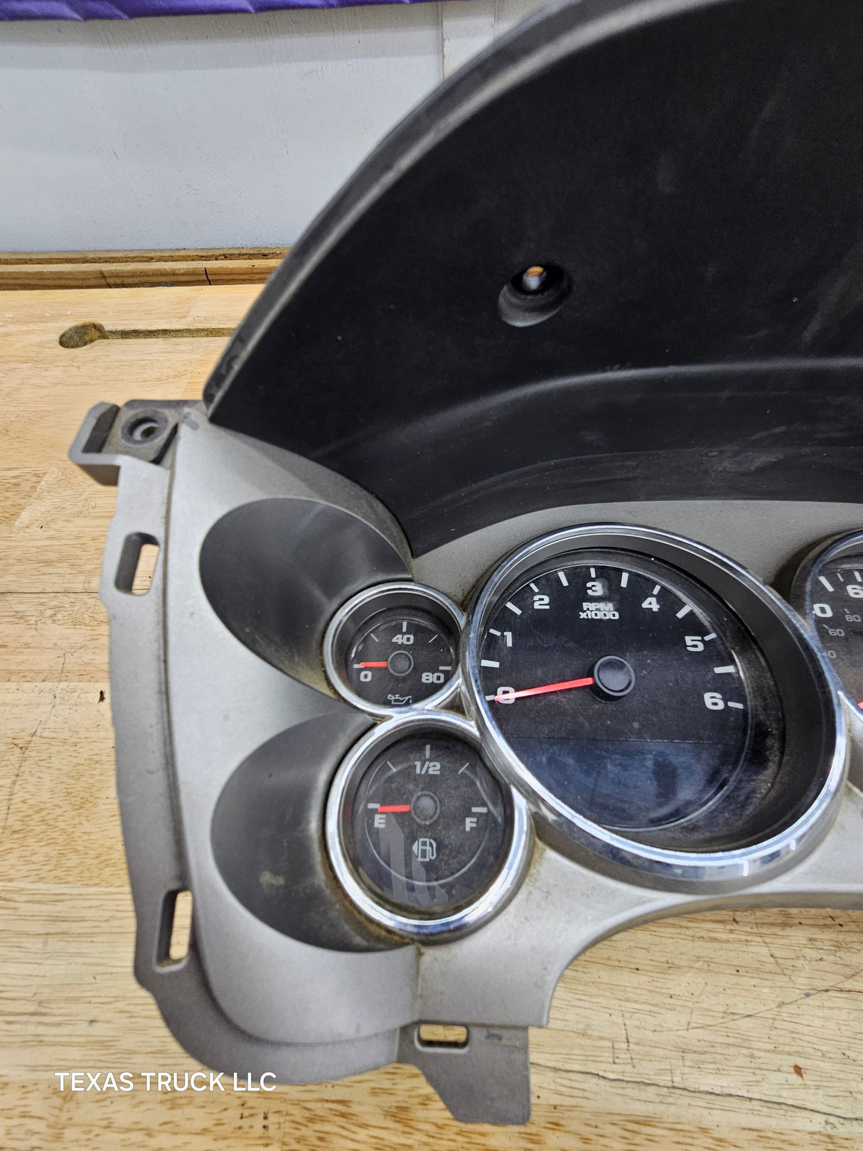 2007-2013 Chevrolet Silverado GMC Sierra Instrument Cluster Gauge Speedometer