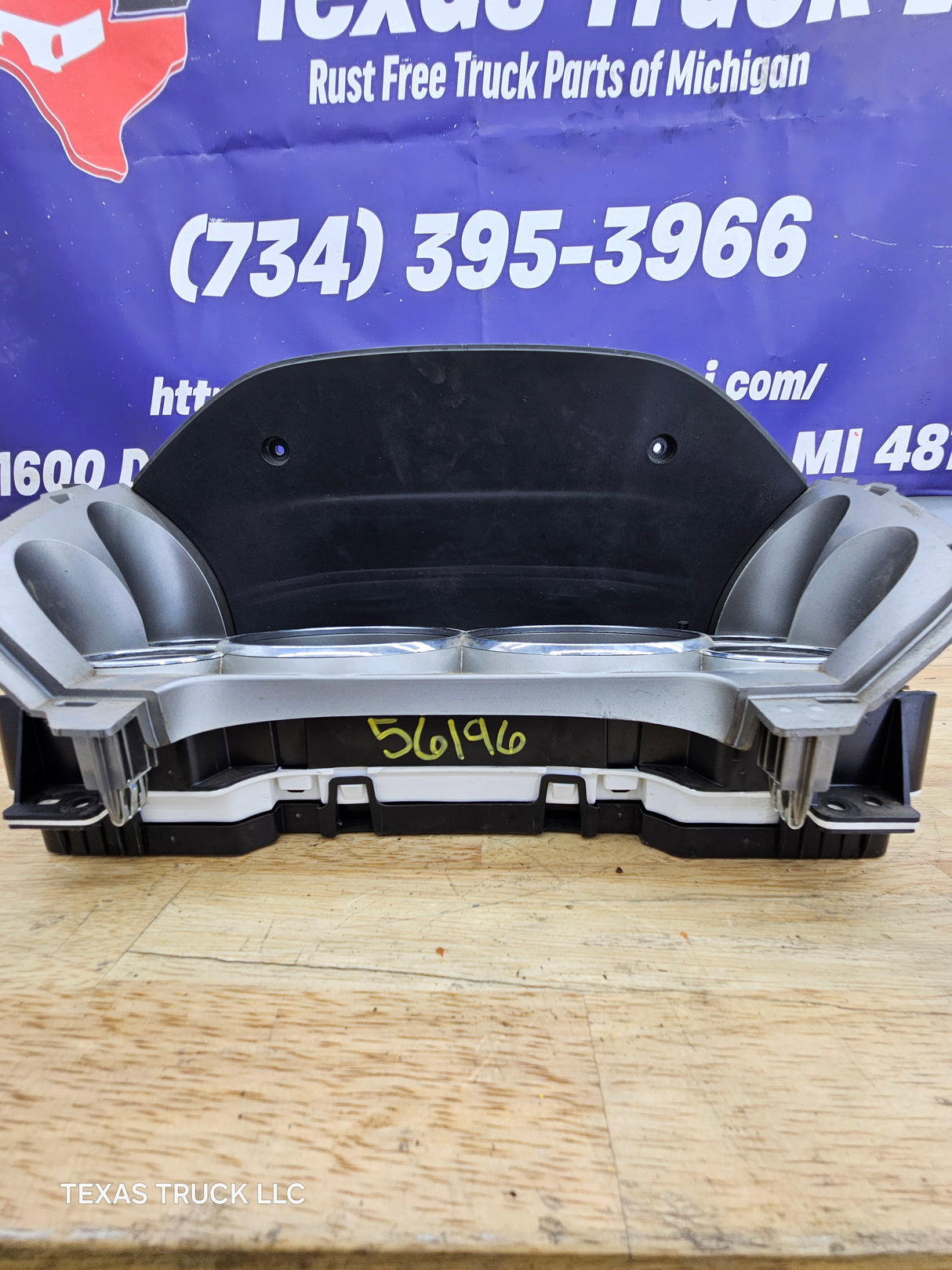 2007-2013 Chevrolet Silverado GMC Sierra Instrument Cluster Gauge Speedometer