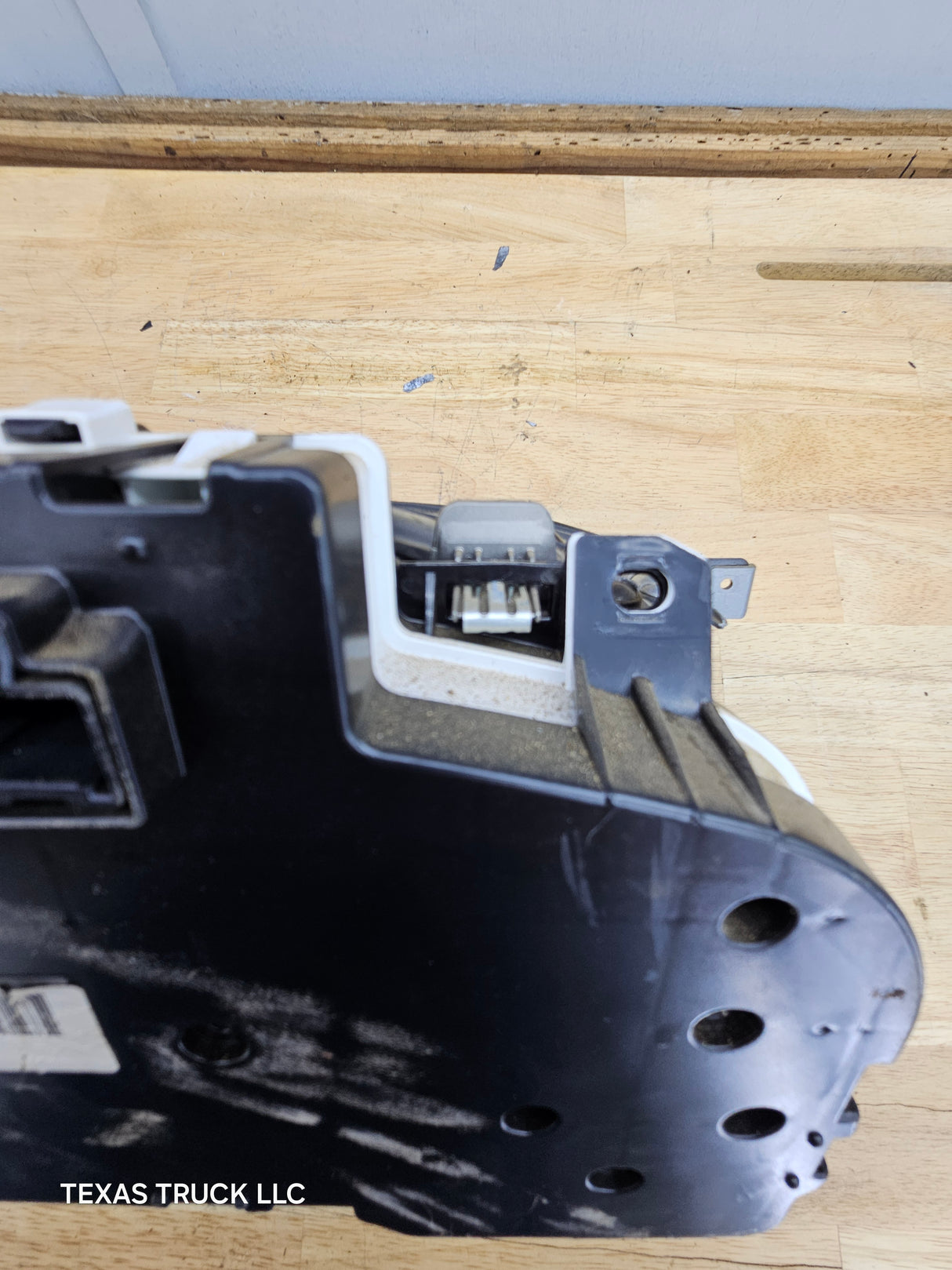2007-2013 Chevrolet Silverado GMC Sierra Instrument Cluster Gauge Speedometer