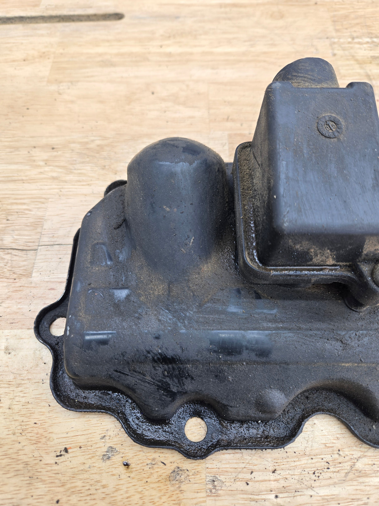 2003-2007 Ford 6.0 Power Stroke Drivers Valve Cover Super Duty Excursion