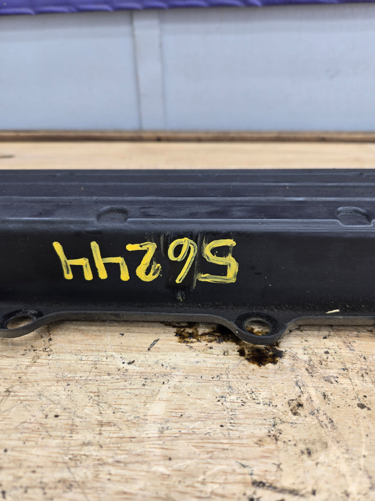 2003-2004 Ford 6.0 Power Stroke Drivers Valve Cover Super Duty Excursion