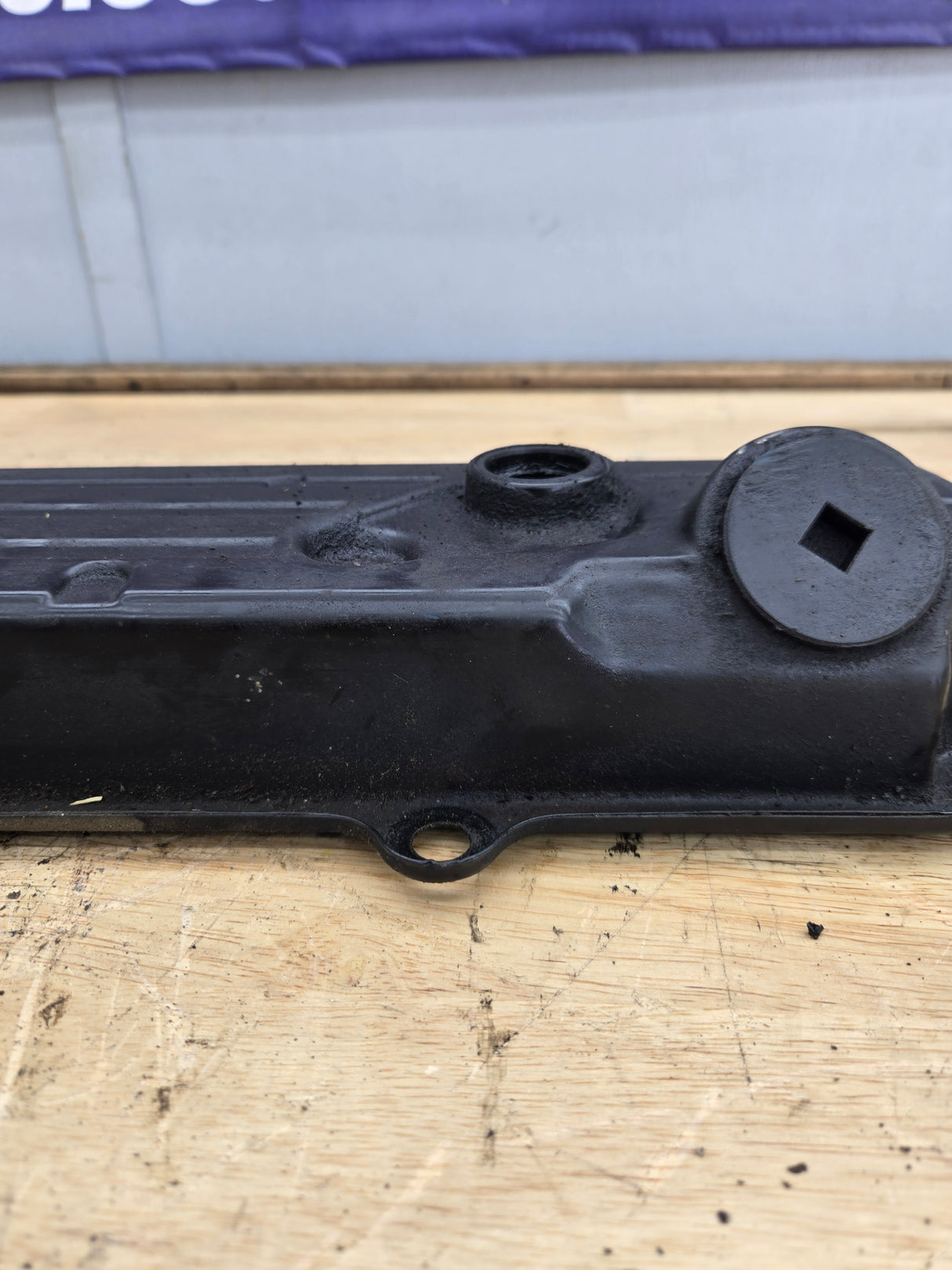 2003-2004 Ford 6.0 Power Stroke Drivers Valve Cover Super Duty Excursion