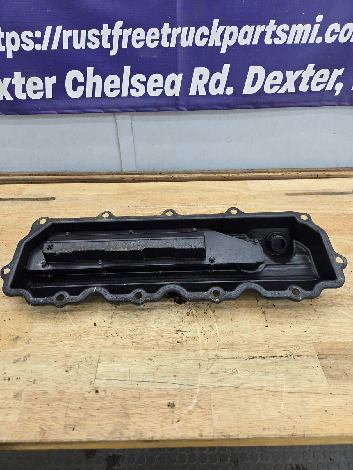 2003-2004 Ford 6.0 Power Stroke Drivers Valve Cover Super Duty Excursion