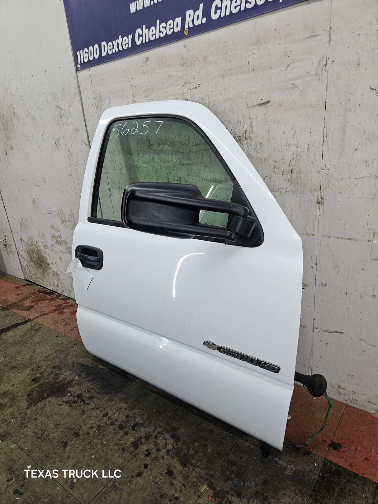 1999-2006 Chevrolet Silverado / GMC Sierra 1500 2500 3500 HD Front Passenger side Door RH