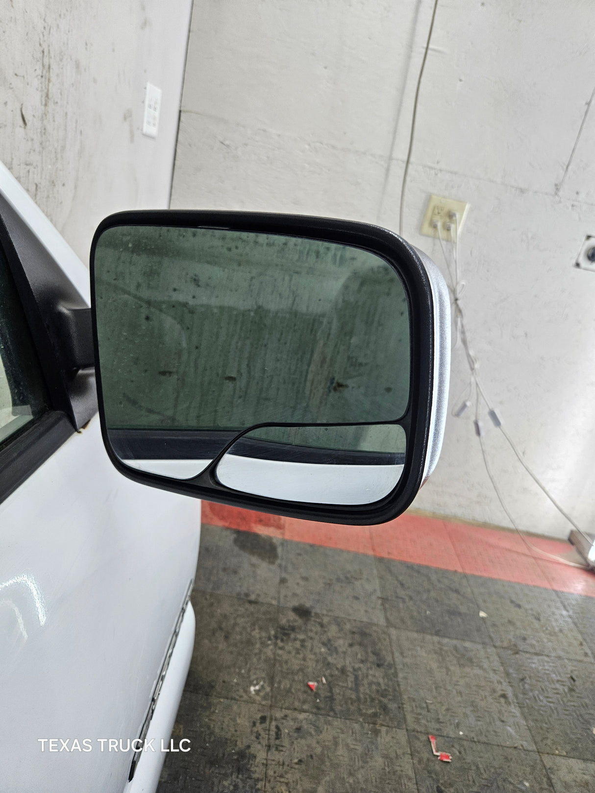 1999-2006 Chevrolet Silverado / GMC Sierra 1500 2500 3500 HD Front Passenger side Door RH