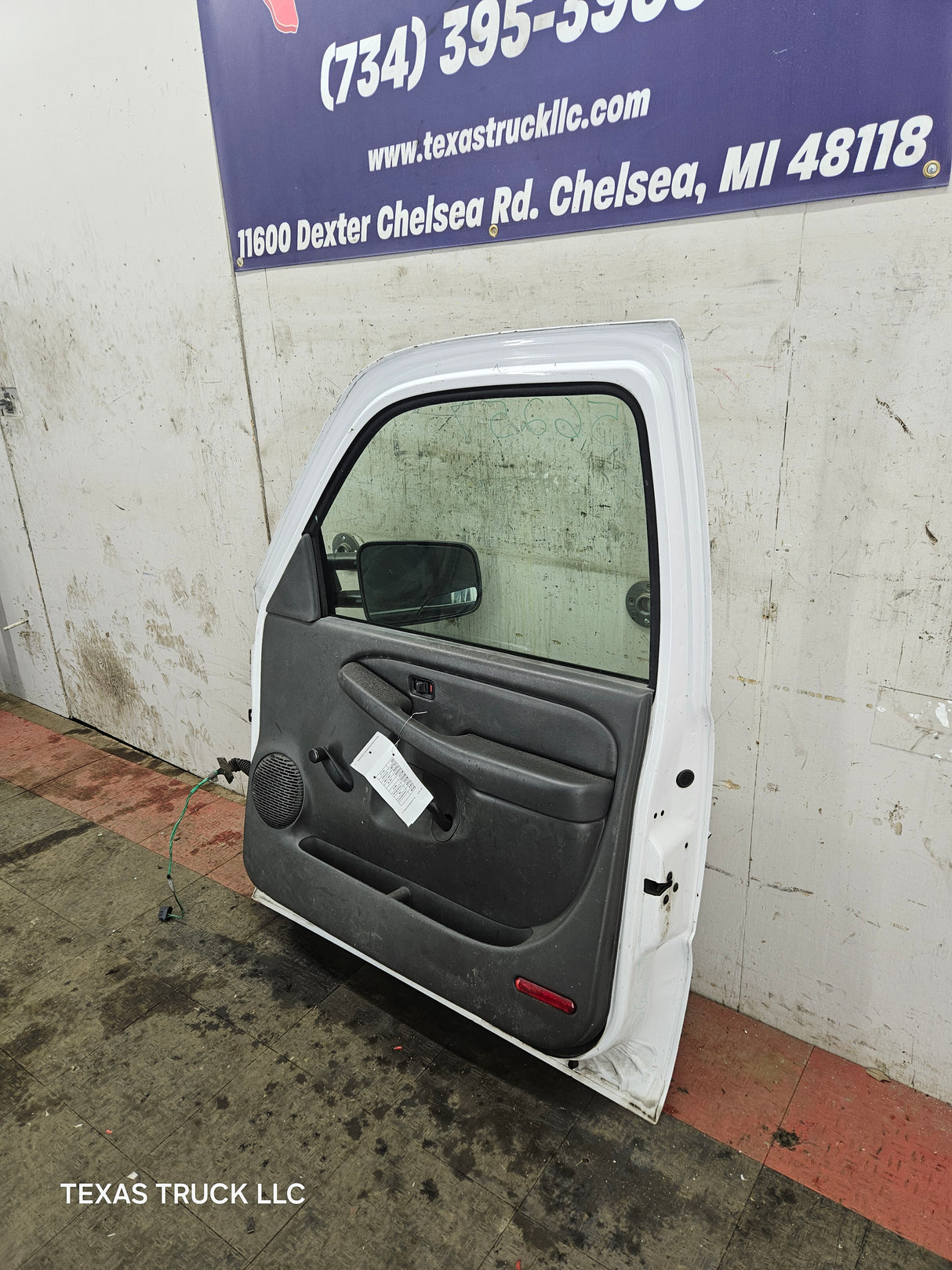 1999-2006 Chevrolet Silverado / GMC Sierra 1500 2500 3500 HD Front Passenger side Door RH
