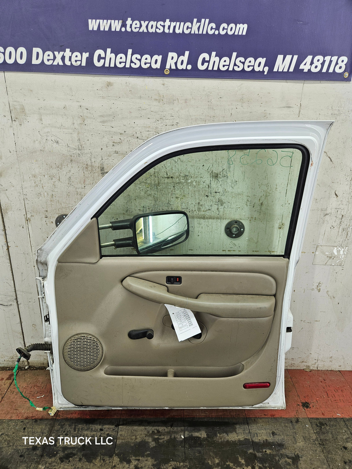 1999-2006 Chevrolet Silverado / GMC Sierra 1500 2500 3500 HD Front Passenger side Door RH