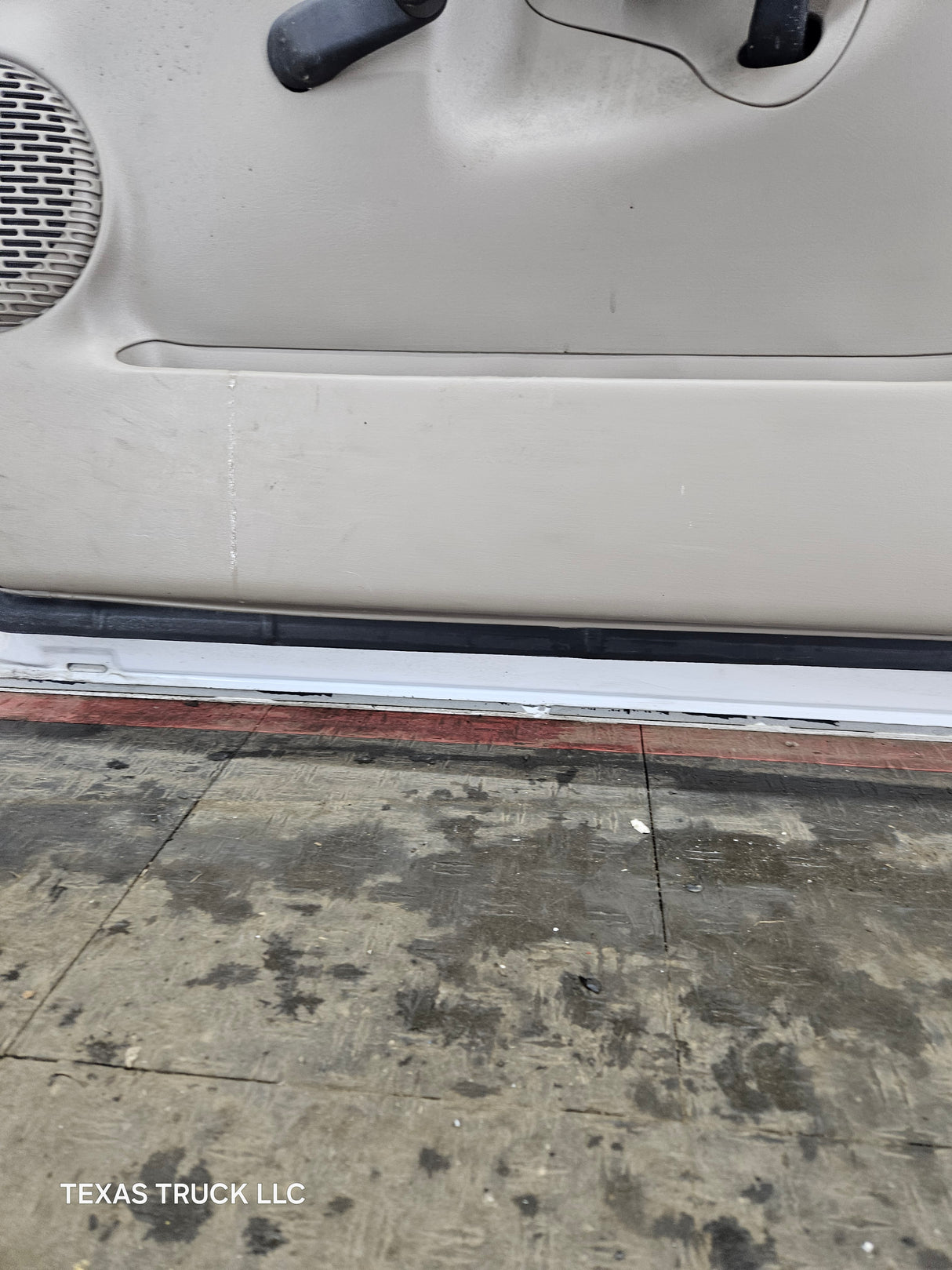 1999-2006 Chevrolet Silverado / GMC Sierra 1500 2500 3500 HD Front Passenger side Door RH