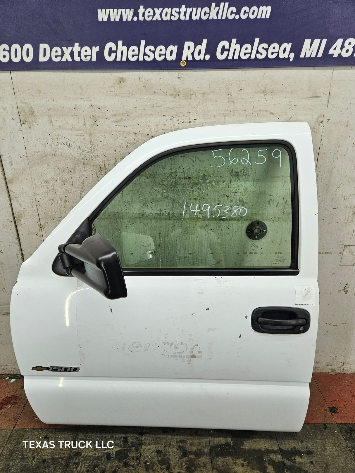 1999-2006 Chevrolet Silverado / GMC Sierra 1500 2500 3500 HD Front Driver Side Door LH