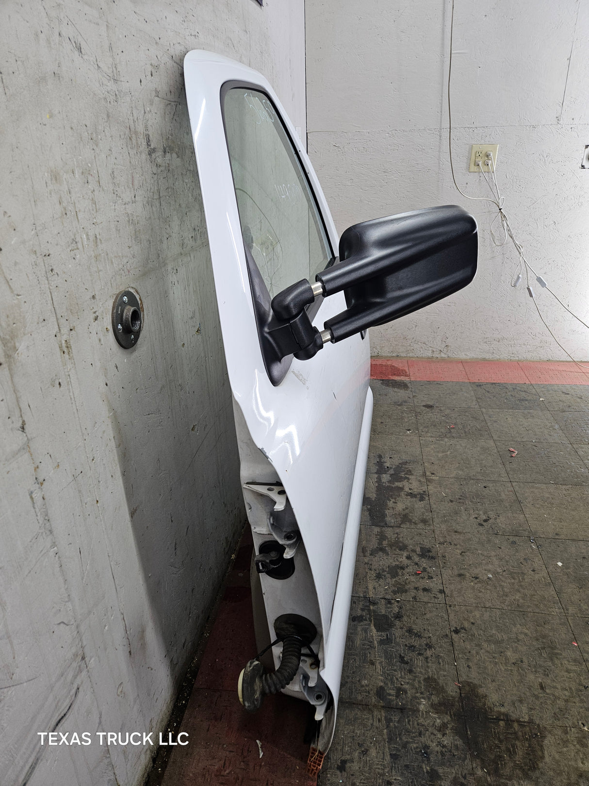 1999-2006 Chevrolet Silverado / GMC Sierra 1500 2500 3500 HD Front Driver Side Door LH
