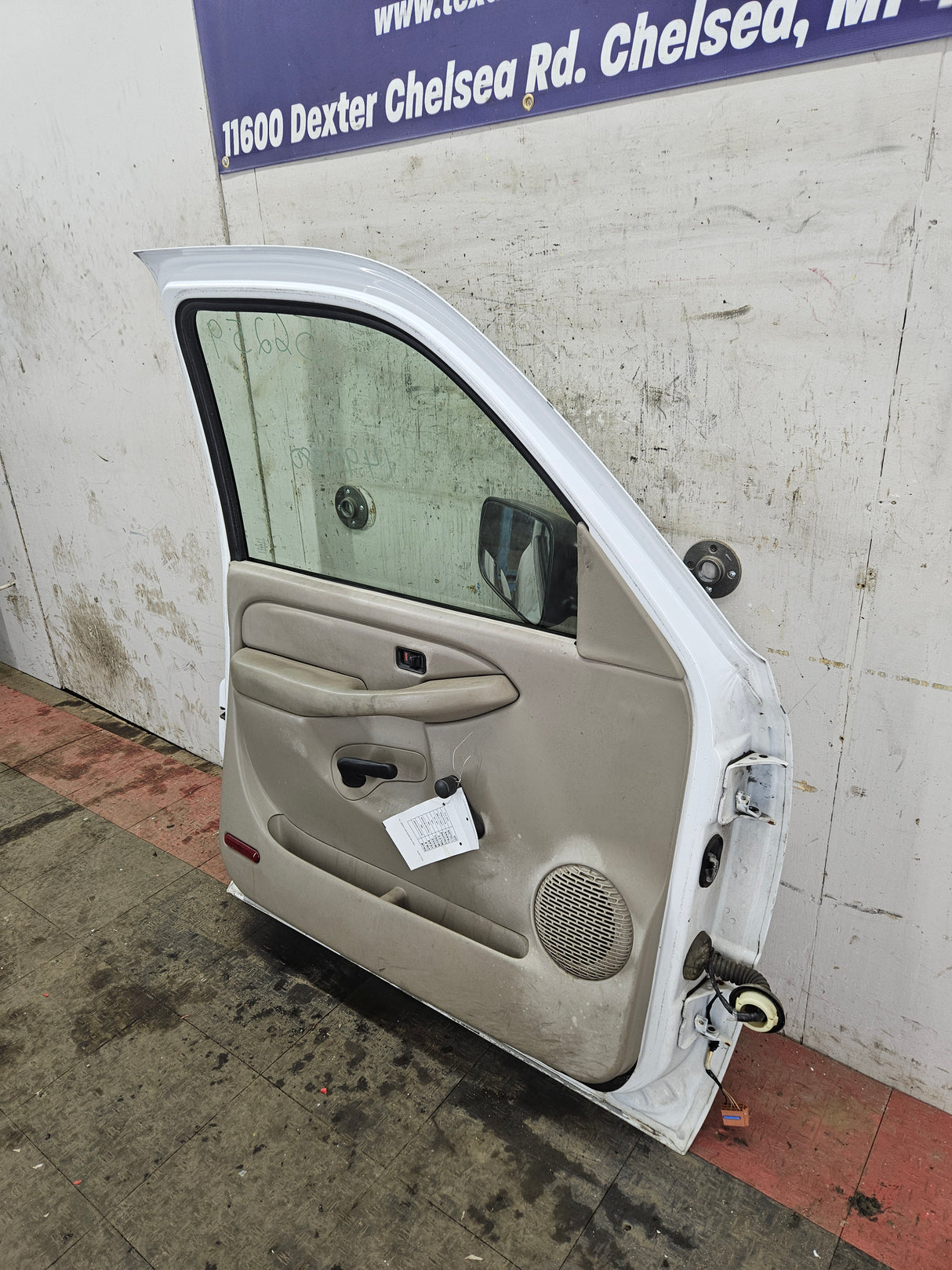 1999-2006 Chevrolet Silverado / GMC Sierra 1500 2500 3500 HD Front Driver Side Door LH