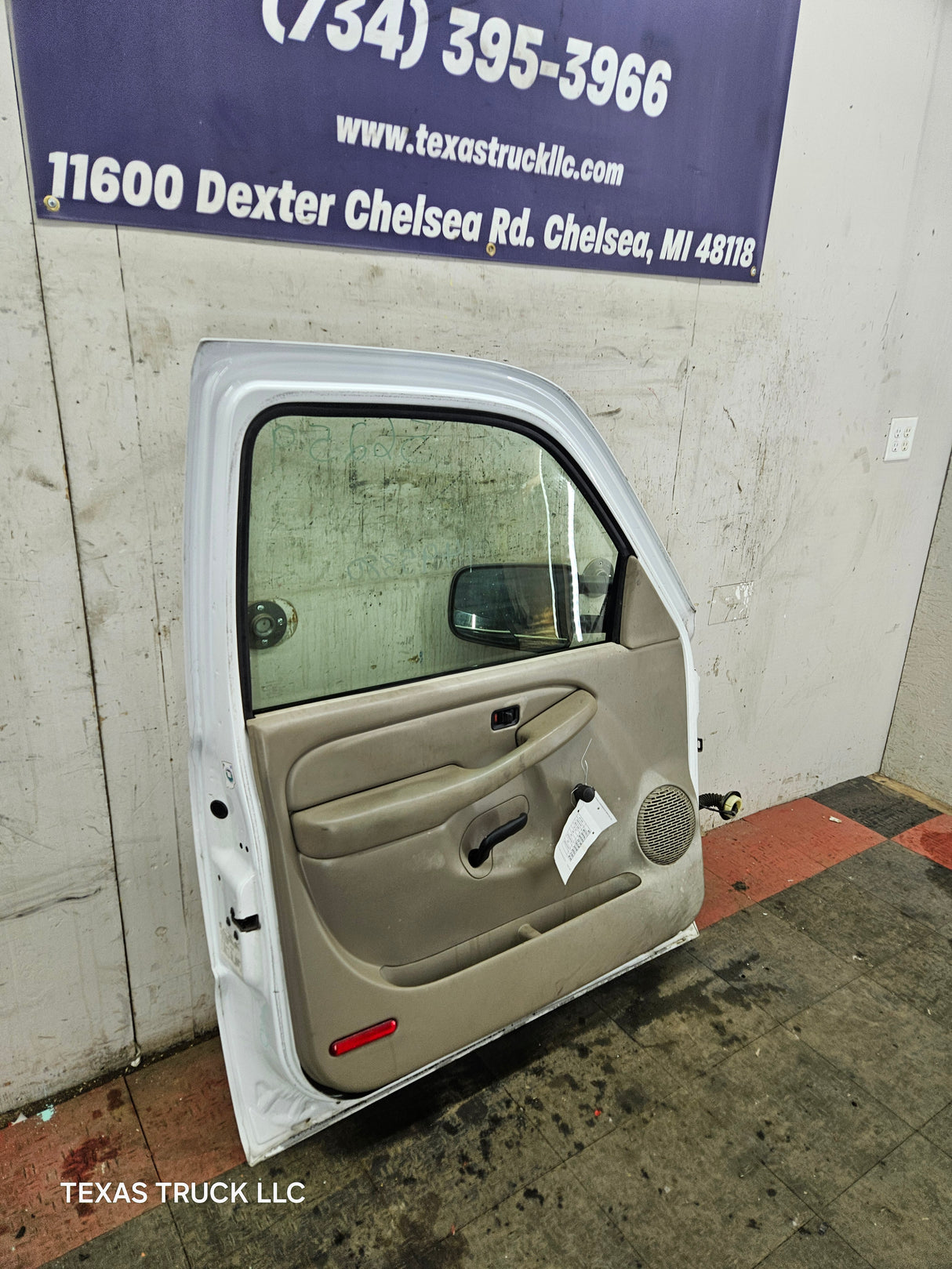 1999-2006 Chevrolet Silverado / GMC Sierra 1500 2500 3500 HD Front Driver Side Door LH