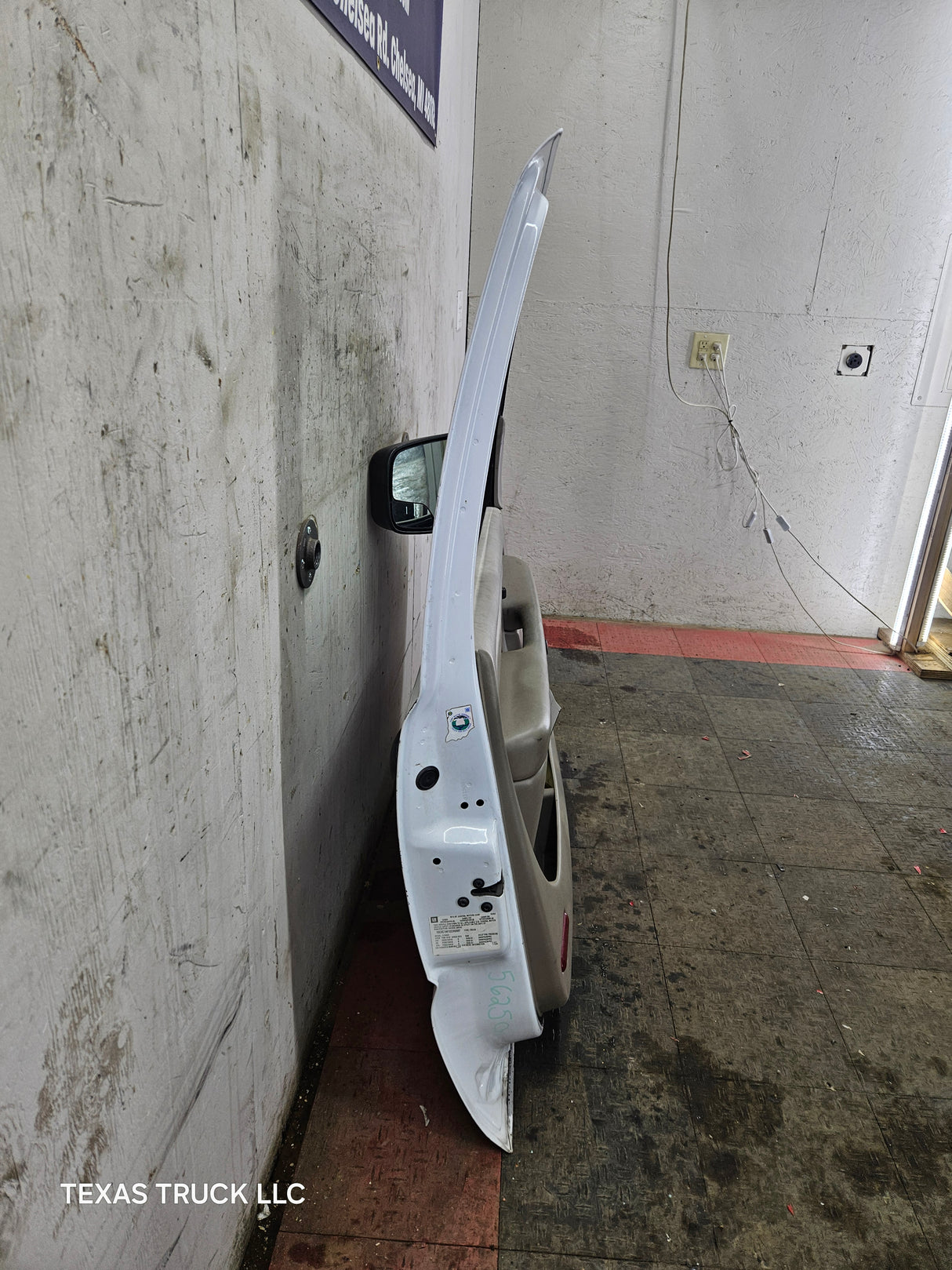 1999-2006 Chevrolet Silverado / GMC Sierra 1500 2500 3500 HD Front Driver Side Door LH