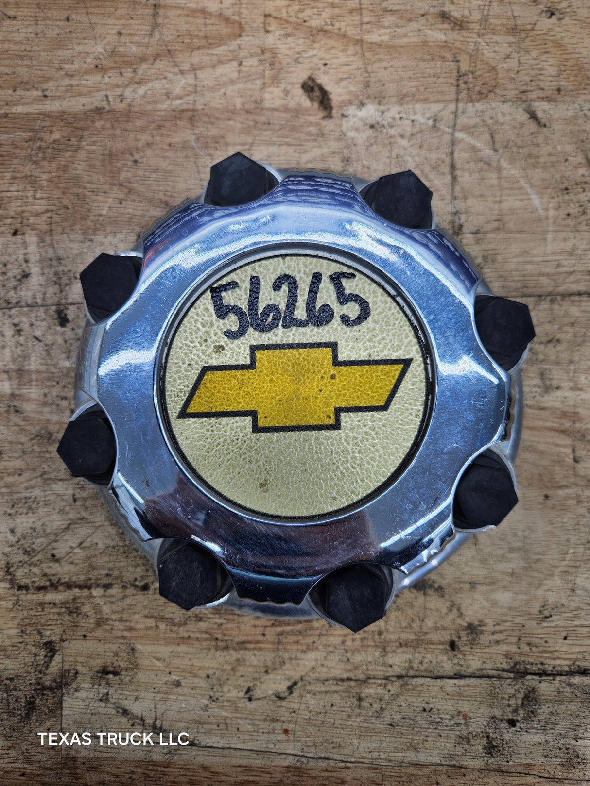 1999-2006 OEM Chevrolet Silverado 8 Lug Wheel Center Hub Cap Lug Cover