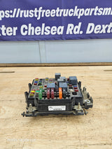 1999-2002 Chevrolet Silverado / GMC Sierra 1500 Engine Bay Fuse Box