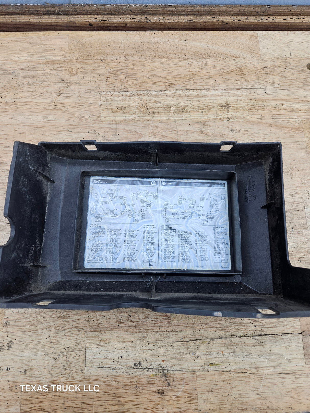 2007-2014 Chevrolet Silverado / GMC Sierra Fuse Box Cover Lid Engine Bay 15899830
