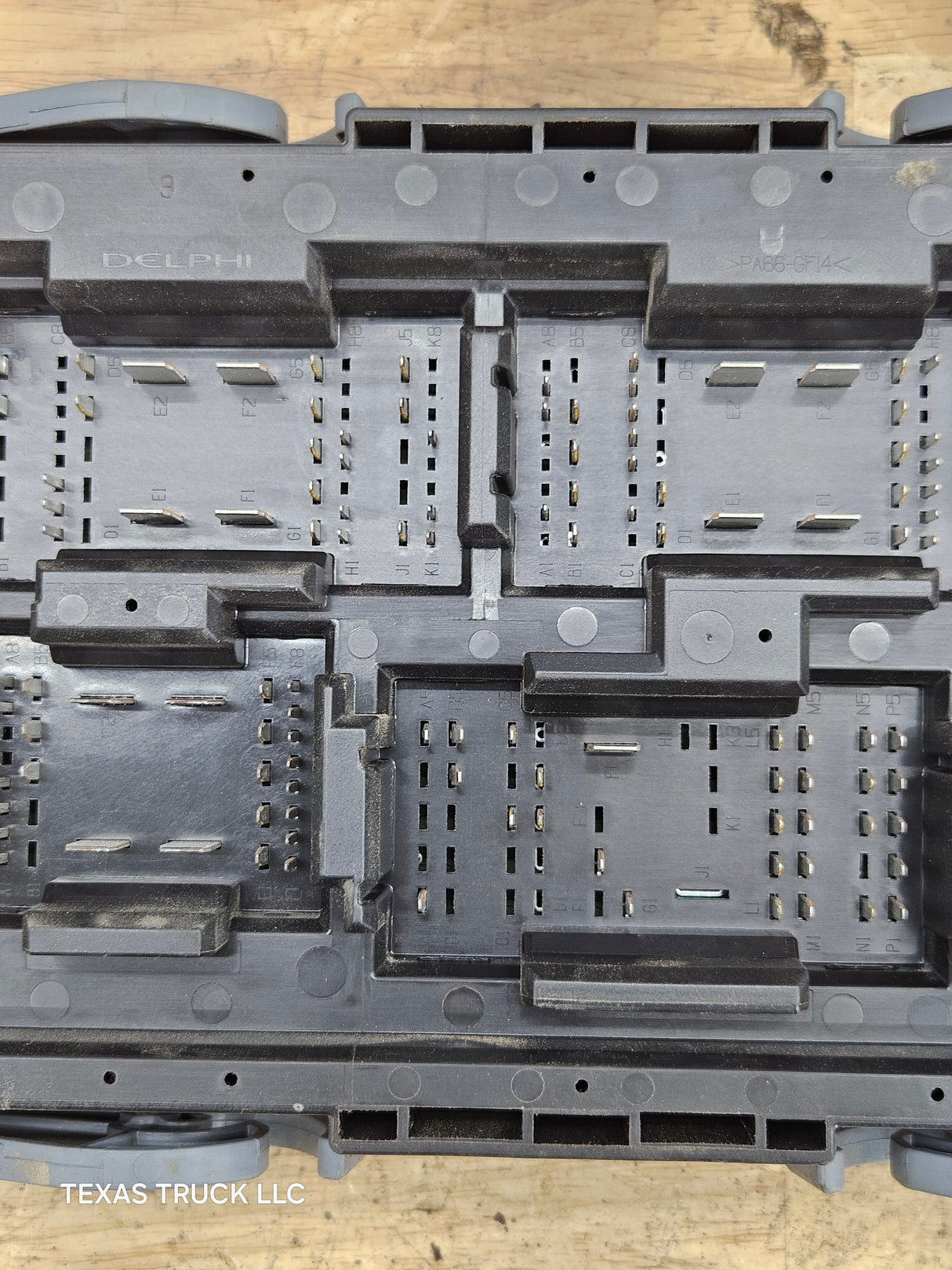 2010-2013 Chevrolet Silverado / GMC Sierra 1500 2500 3500 Engine Bay Fuse Box