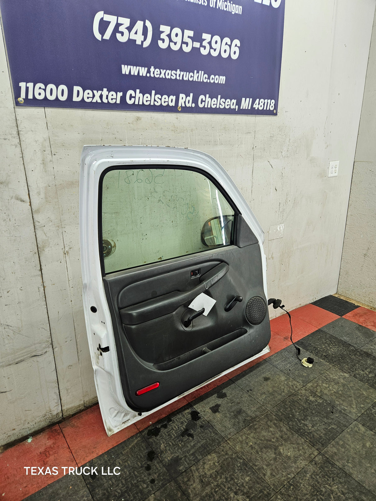 1999-2006 Chevrolet Silverado / GMC Sierra 1500 2500 3500 HD Front Driver Side Door LH