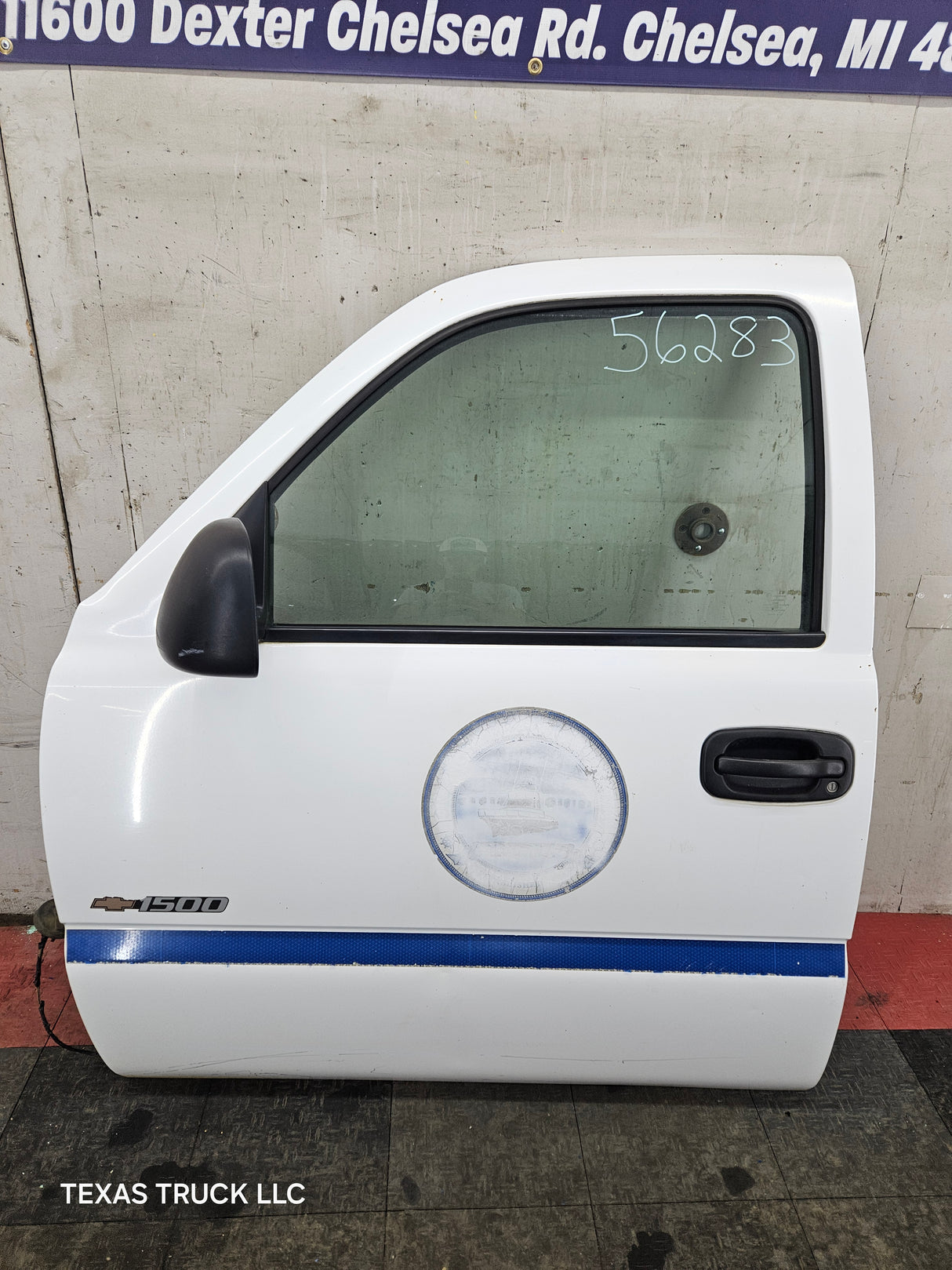 1999-2006 Chevrolet Silverado / GMC Sierra 1500 2500 3500 HD Front Driver Side Door LH
