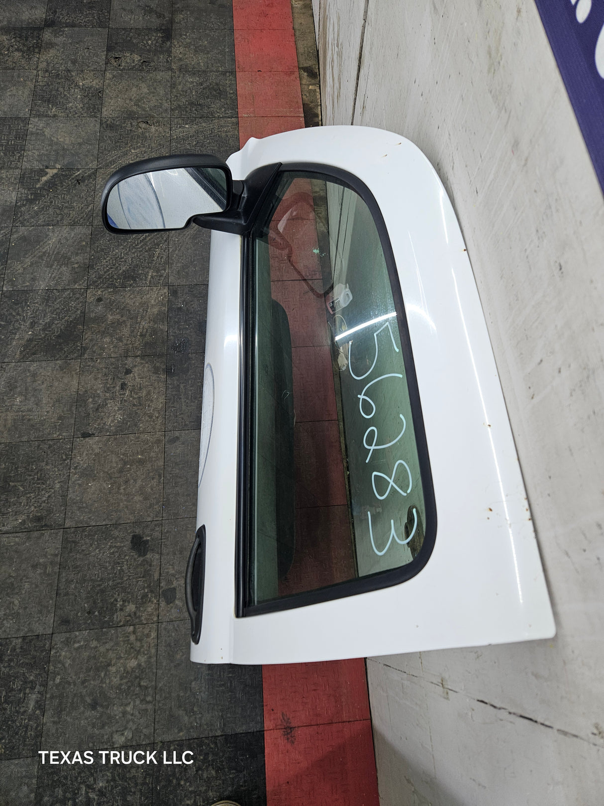 1999-2006 Chevrolet Silverado / GMC Sierra 1500 2500 3500 HD Front Driver Side Door LH