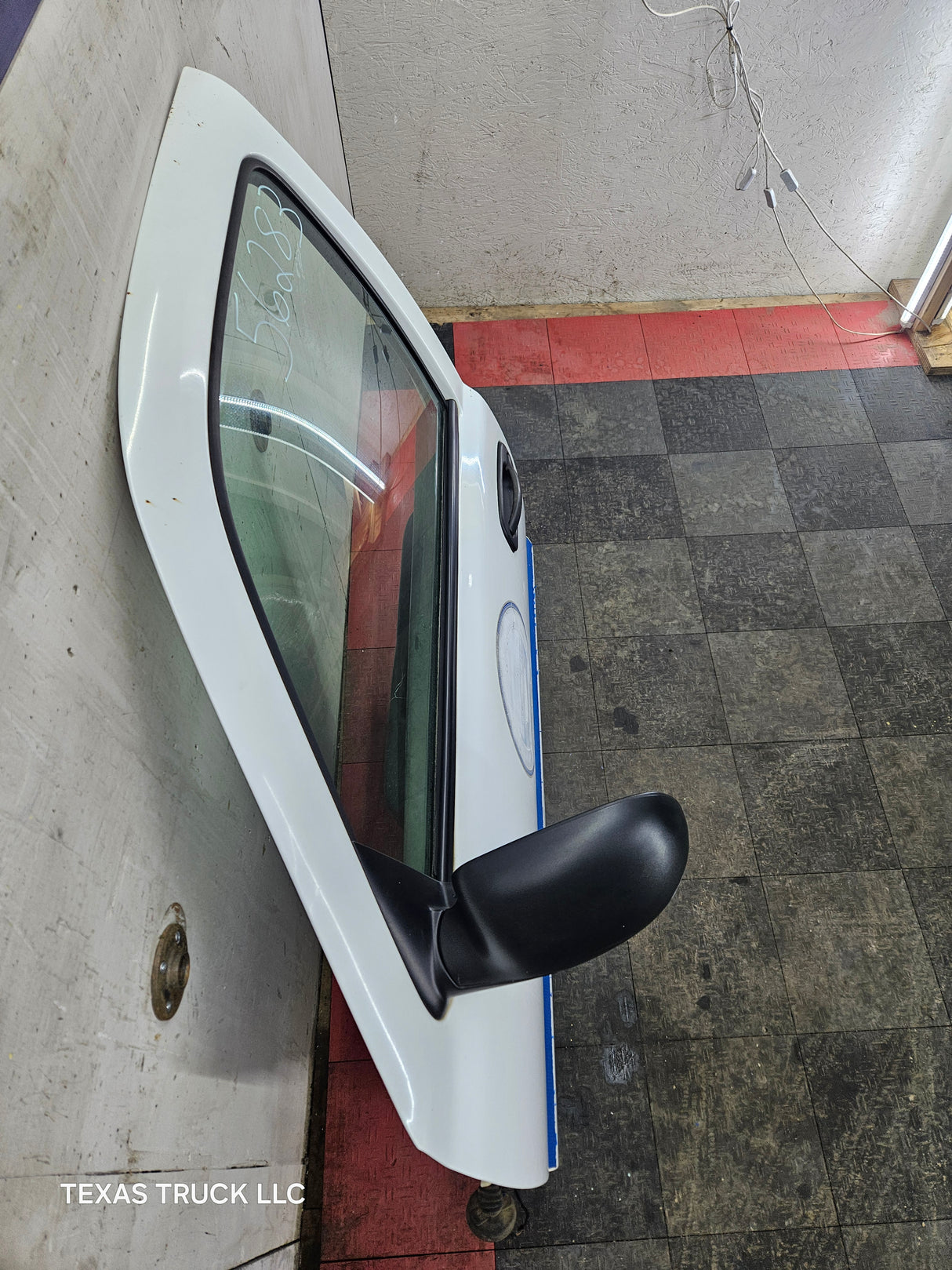 1999-2006 Chevrolet Silverado / GMC Sierra 1500 2500 3500 HD Front Driver Side Door LH