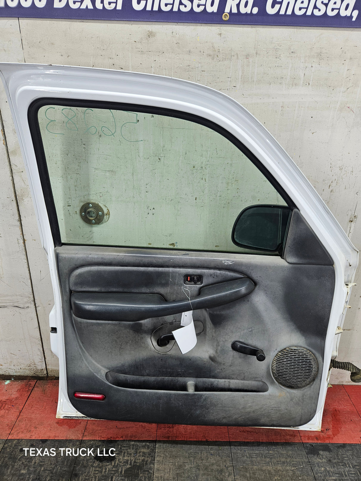 1999-2006 Chevrolet Silverado / GMC Sierra 1500 2500 3500 HD Front Driver Side Door LH