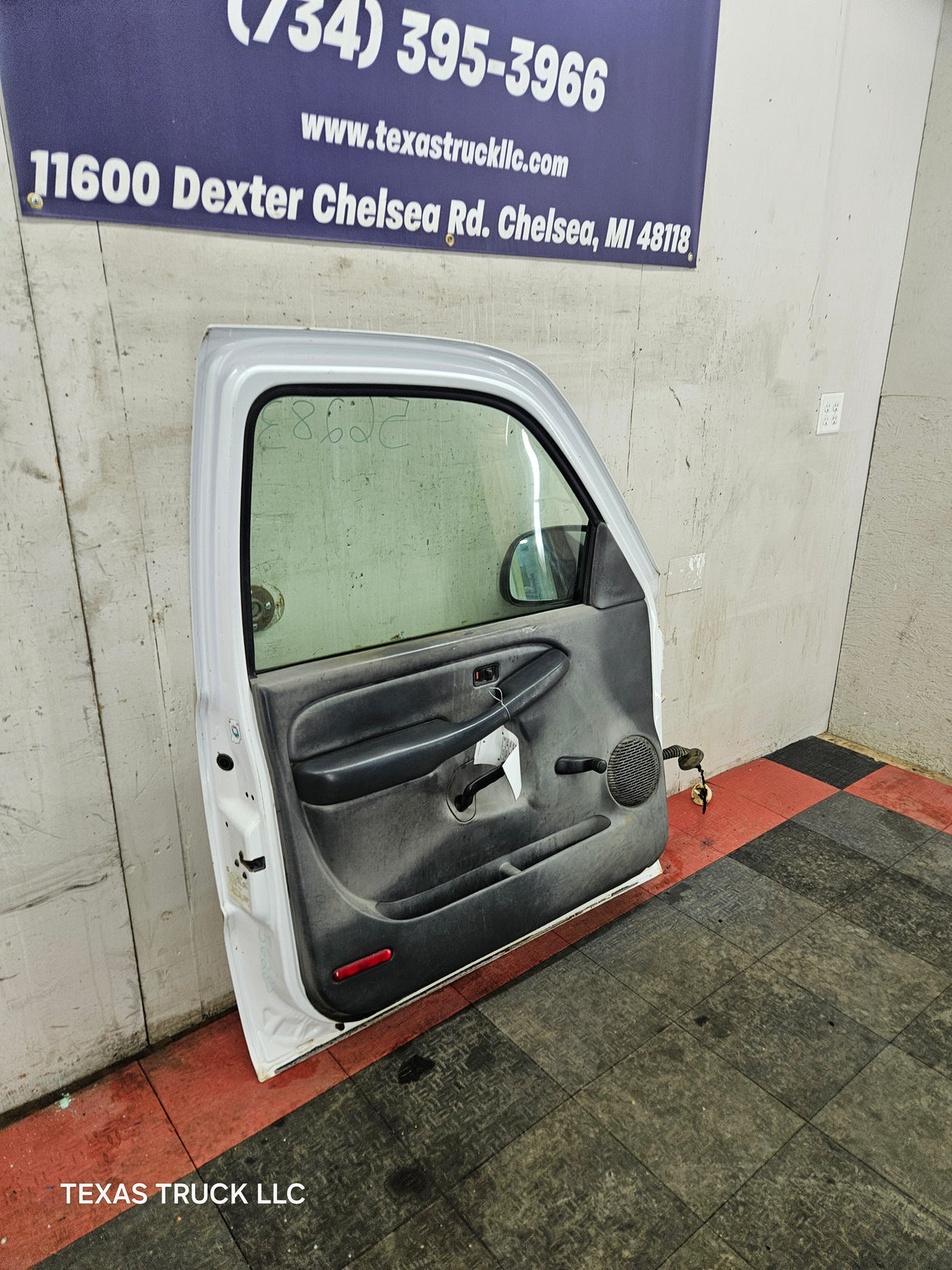 1999-2006 Chevrolet Silverado / GMC Sierra 1500 2500 3500 HD Front Driver Side Door LH