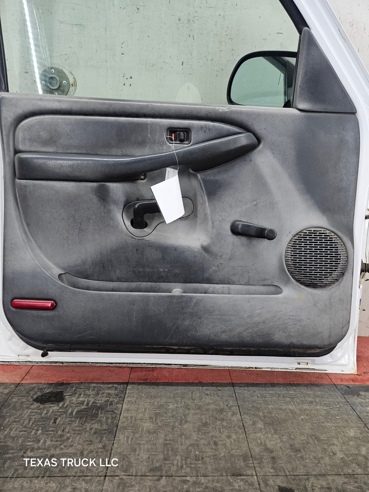 1999-2006 Chevrolet Silverado / GMC Sierra 1500 2500 3500 HD Front Driver Side Door LH