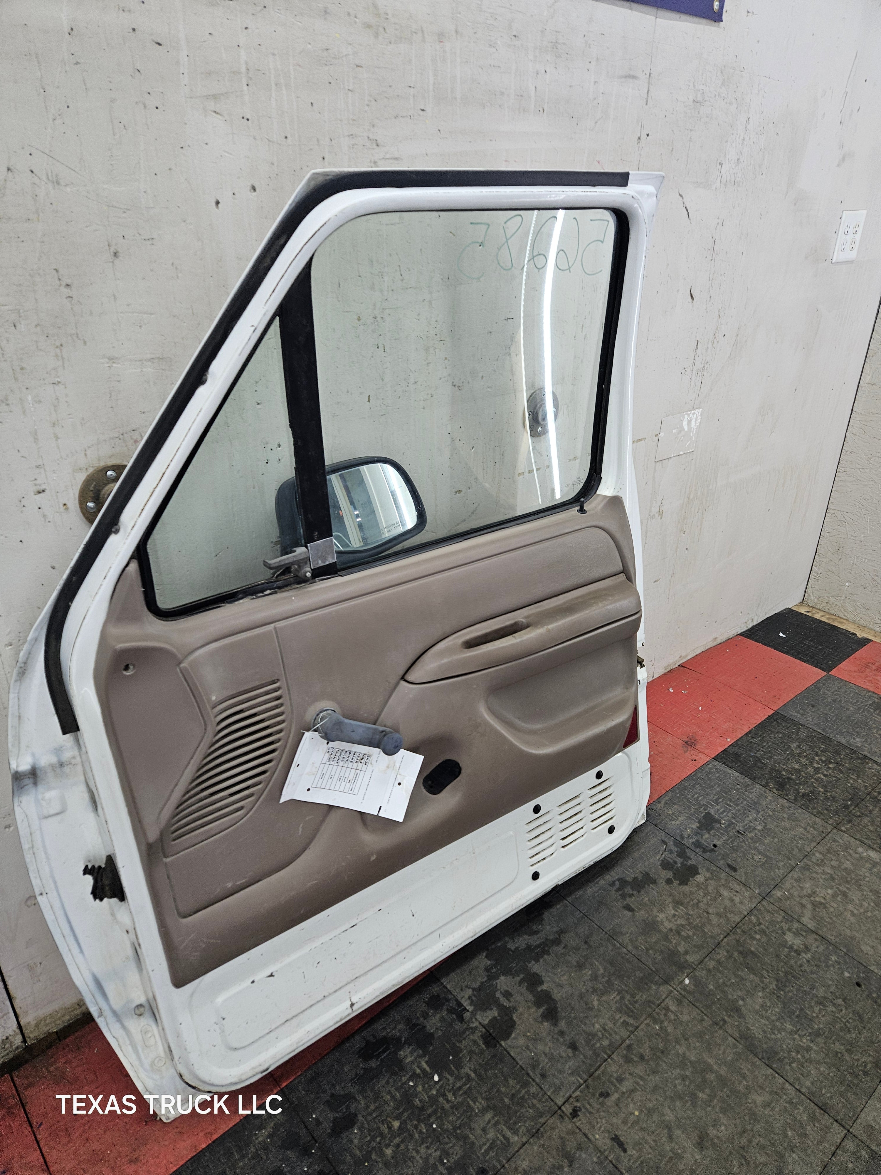 1987-1997 Ford F Series F250 F350 F450 F550 Passenger Side Front